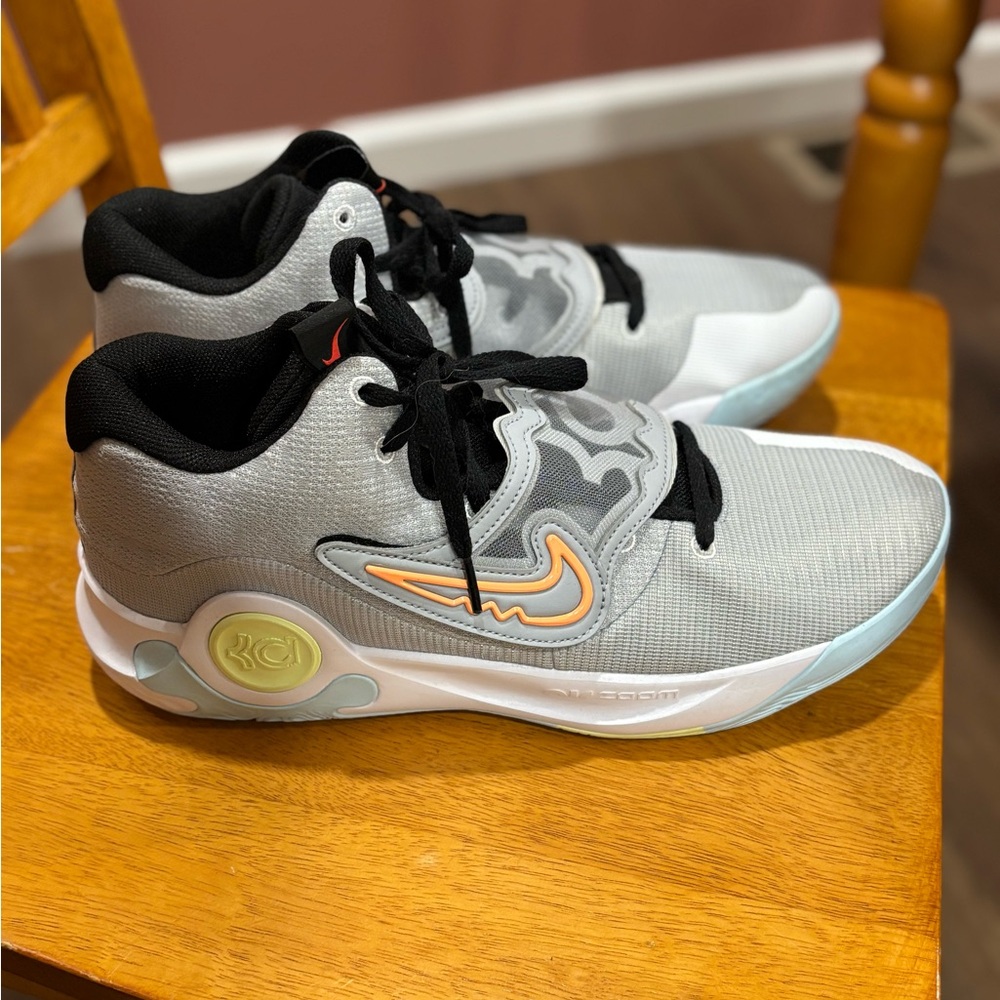 Nike men KD Trey Gray Sneakers